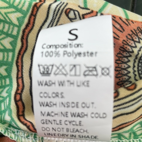 Small Green Retro Print Halter Dress - Picture 7 of 13